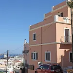 Virginia's * Ermoupoli
